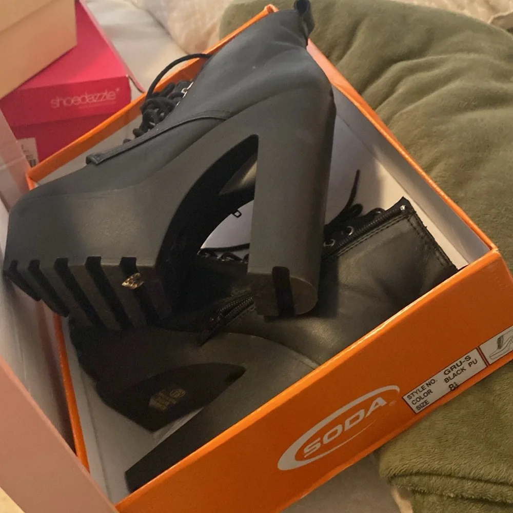 Clog boot - Picture 2 of 3